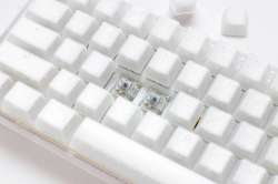 Ducky професионална геймърска механична клавиатура Professional Gaming Mechanical Keyboard One 3 Mini Aura White -  Cherry MX RGB Brown [Tactile]