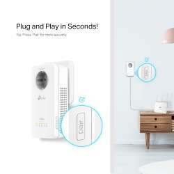 Гигабитов Powerline комплект с Wi-Fi ac и вграден електрически контакт TP-Link TL-WPA8631P KIT AV1300