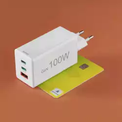 HAMA Бързо зарядно 220V, 100 W GaN, 2x USB-C PD, 1x USB-A QC                          