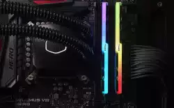 Памет G.SKILL Trident Z RGB 32GB(2x16GB) DDR4 3200MHz F4-3200C16D-32GTZR