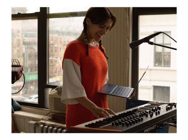 Лаптоп APPLE MacBook Air 13inch M2 chip with 8-core CPU and 8-core GPU 16GB 256GB Midnight