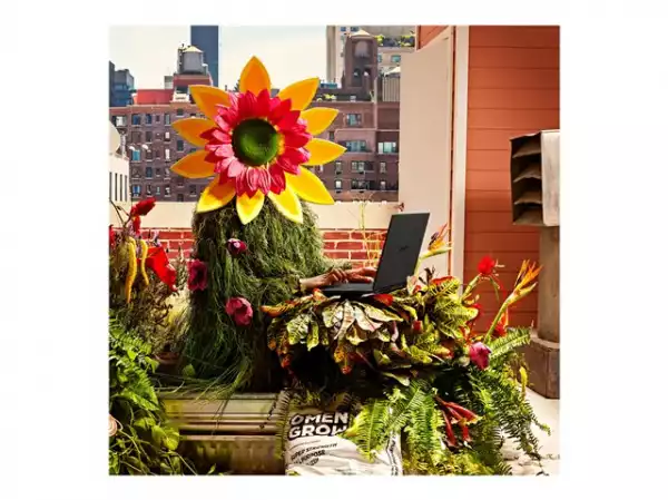 Лаптоп HP OMEN Intel Core i7-13700HX 16inch WUXGA 32GB RAM 2TB SSD NVIDIA GeForce RTX 4070 8GB VRAM FREE DOS