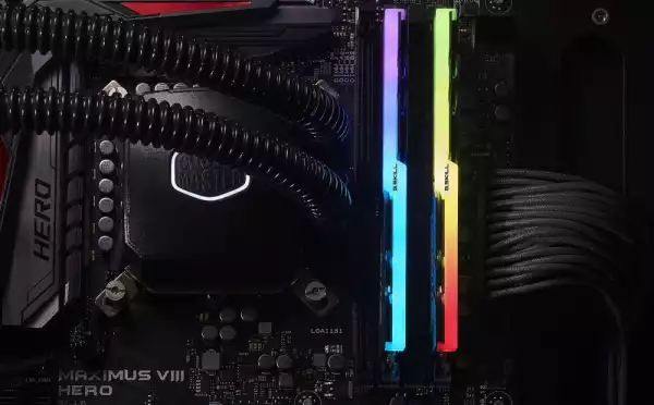 Памет G.SKILL Trident Z RGB 16GB(2x8GB) DDR4 3200MHz F4-3200C16D-16GTZR