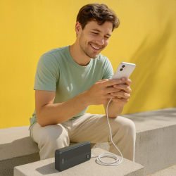 HAMA Външна батерия 20000 mAh, 3 изхода: 2 x USB-C, 1 x USB-A, черна