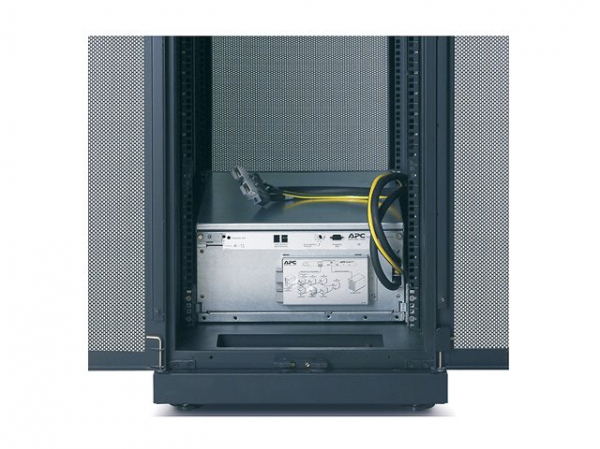 APC Symmetra LX Extended Run Rackmount w/ 3 SYBT5 230V