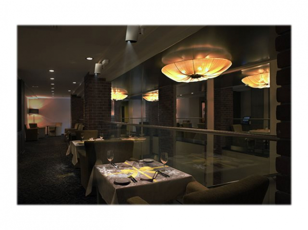 EPSON LightScene EV-110 3LCD WXGA 2200Lumen Digital Signage Projector